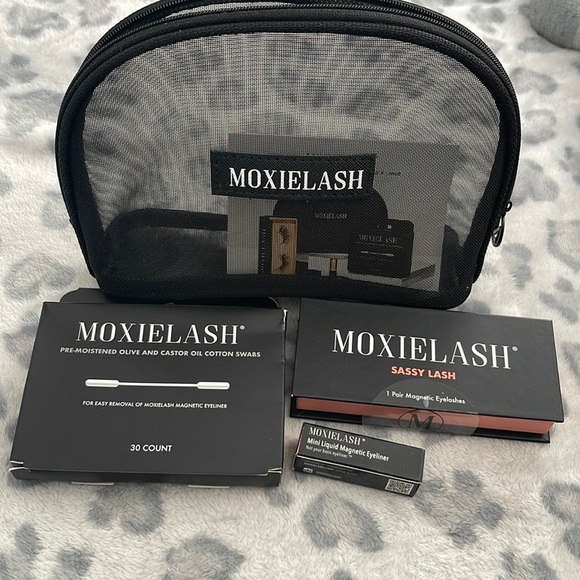 COPY - NEW MOXIELASH Magnetic Lash Kit - Picture 1 of 3